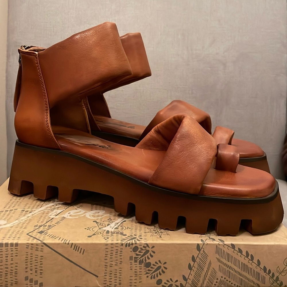 Free People | Maddox Lug Sole Sandal - Size 6